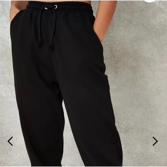 Missguided 90’s oversized joggers (black)